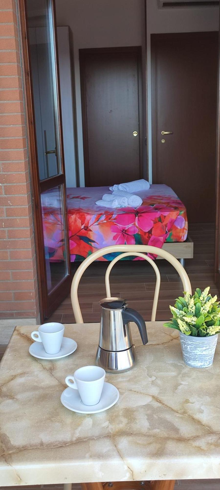 Love Home Apartament Near The Airport 菲乌米奇诺 外观 照片