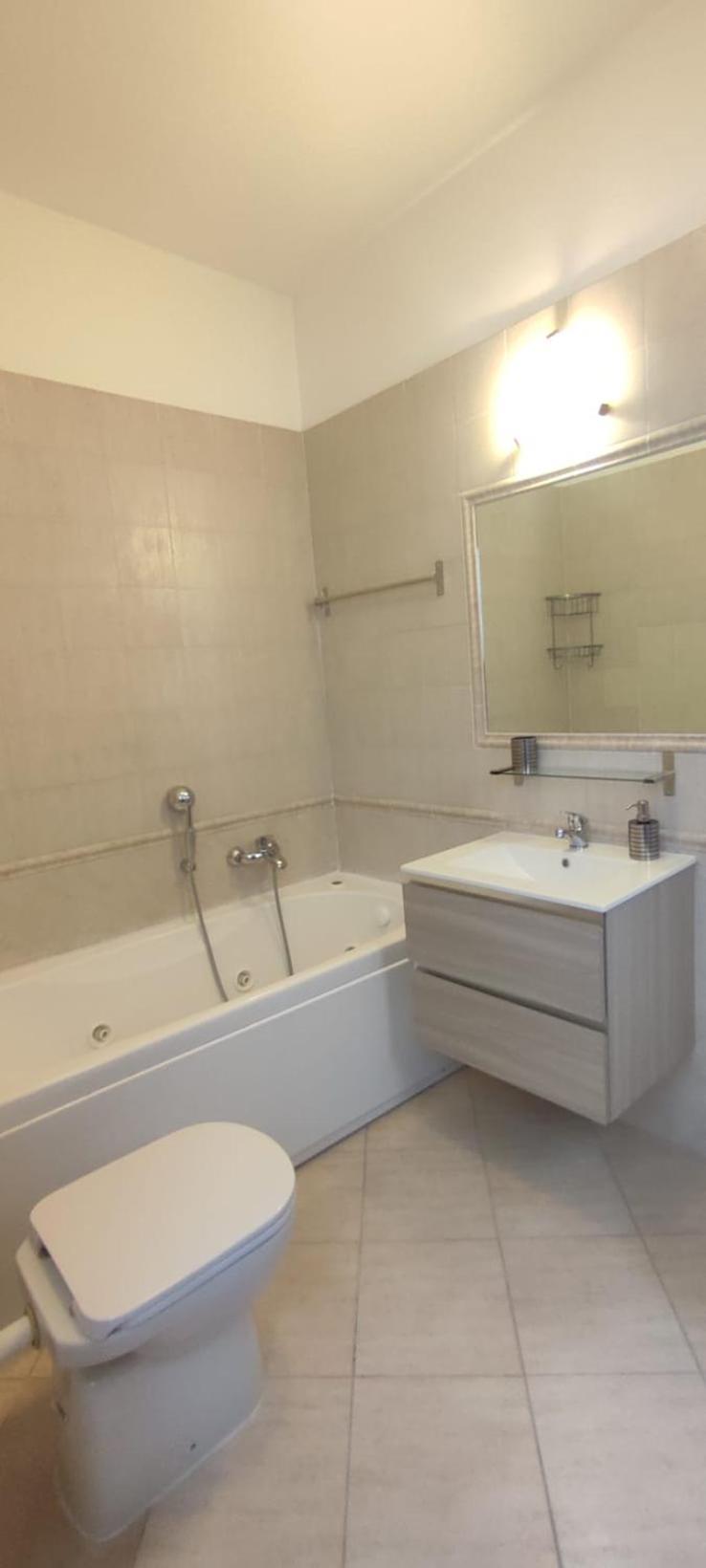 Love Home Apartament Near The Airport 菲乌米奇诺 外观 照片
