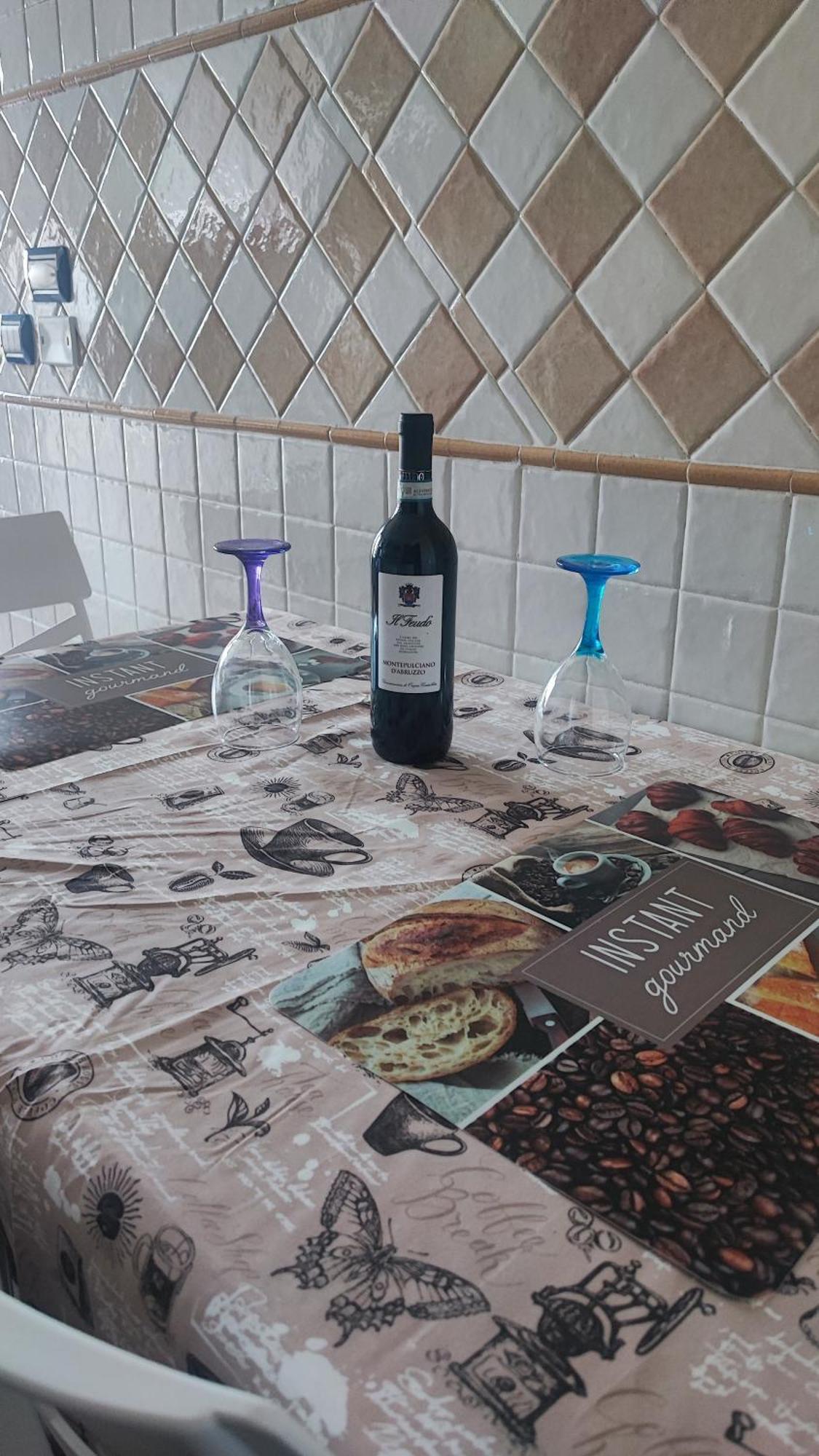 Love Home Apartament Near The Airport 菲乌米奇诺 外观 照片